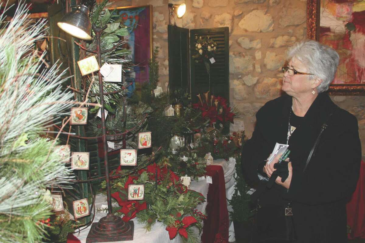 Fredericksburg texas christmas homes tour 2025