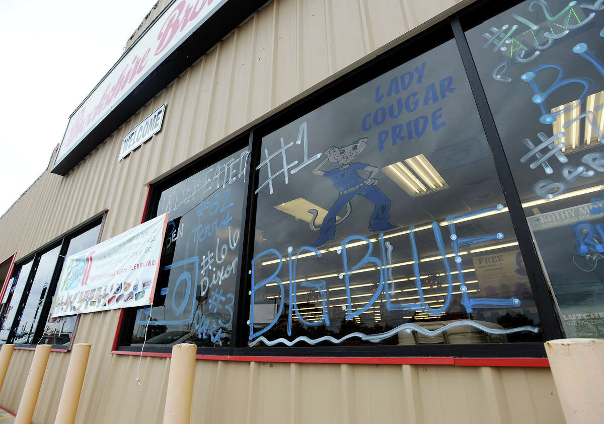 Buna gives its Cougars a warm playoff sendoff