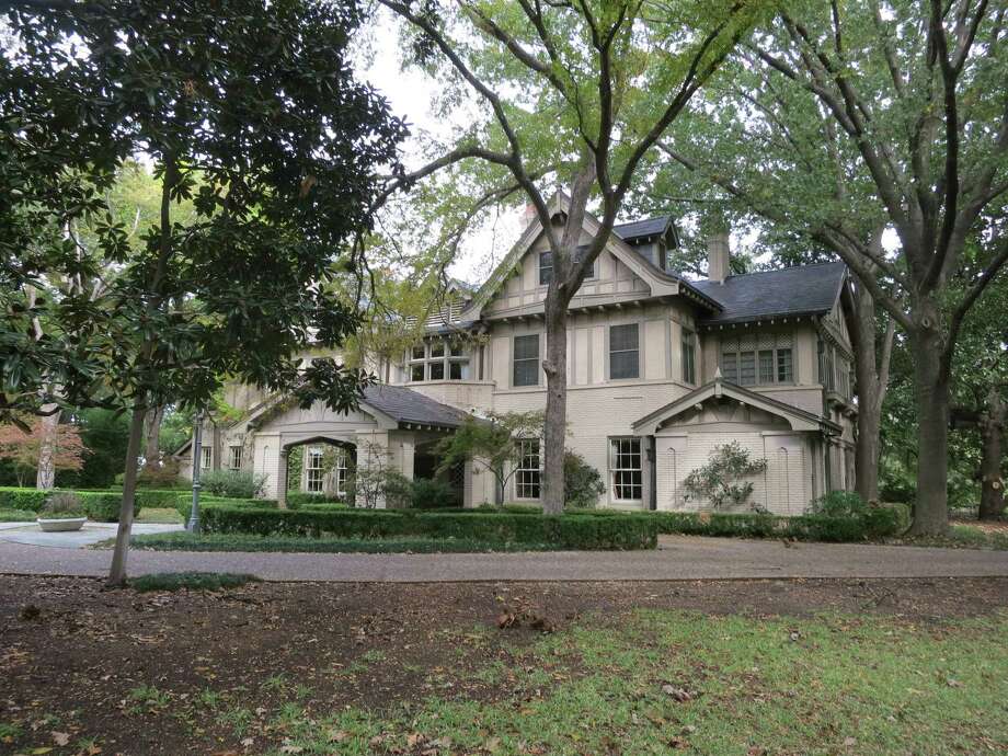 Make a home next to Cowboys owner Jerry Jones Connecticut Post