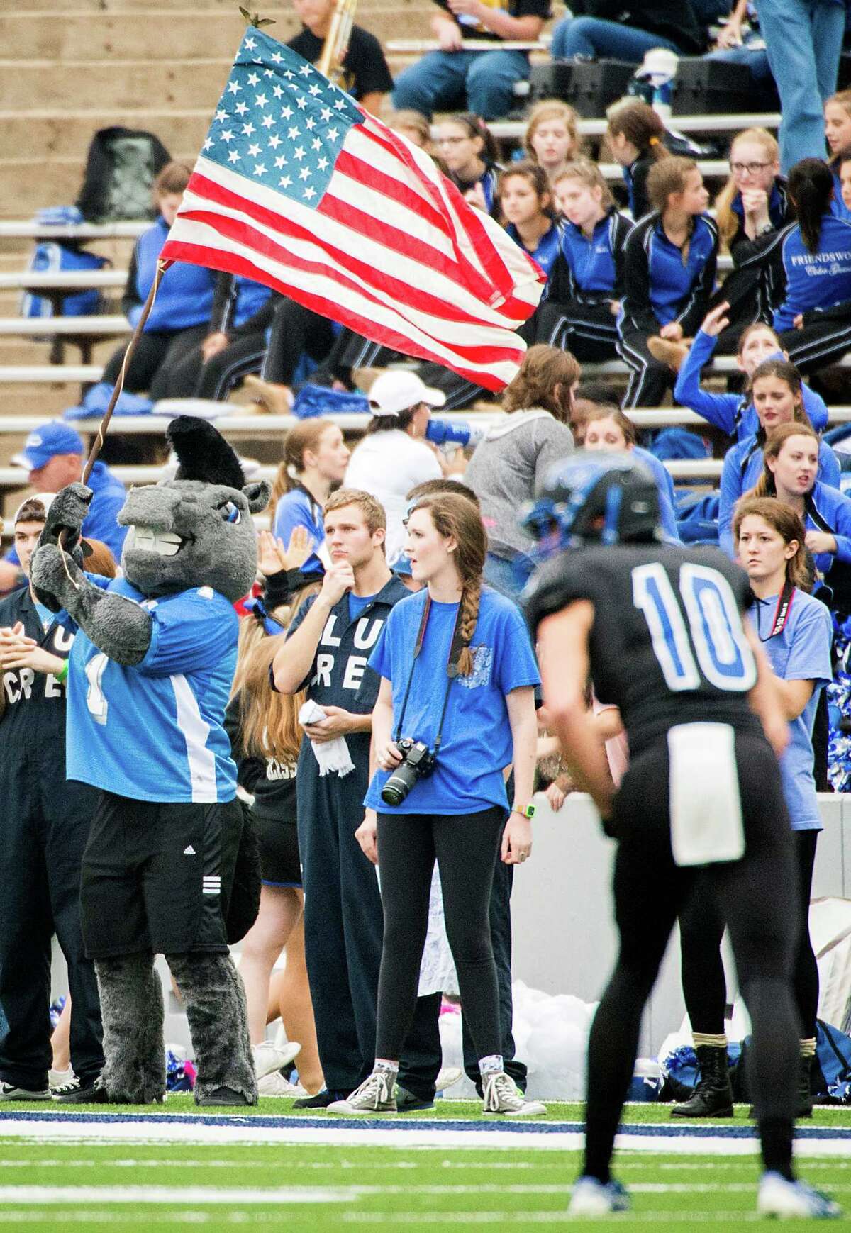 Dawson edges Friendswood to advance in 6A playoffs