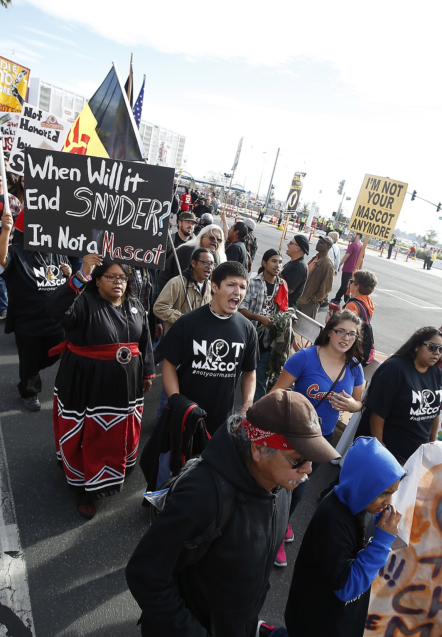 Washington Redskins: Protesters decry team's name at Lambeau Field – Twin  Cities