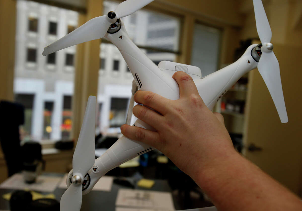 Startup lets people rent out their cameras, TVs, drones