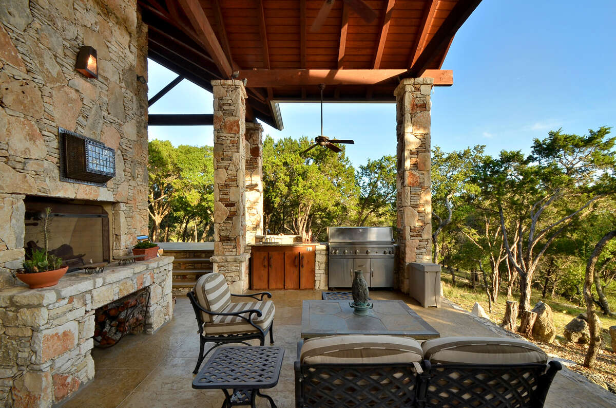 Giant Wimberley country home going for 2.8 million