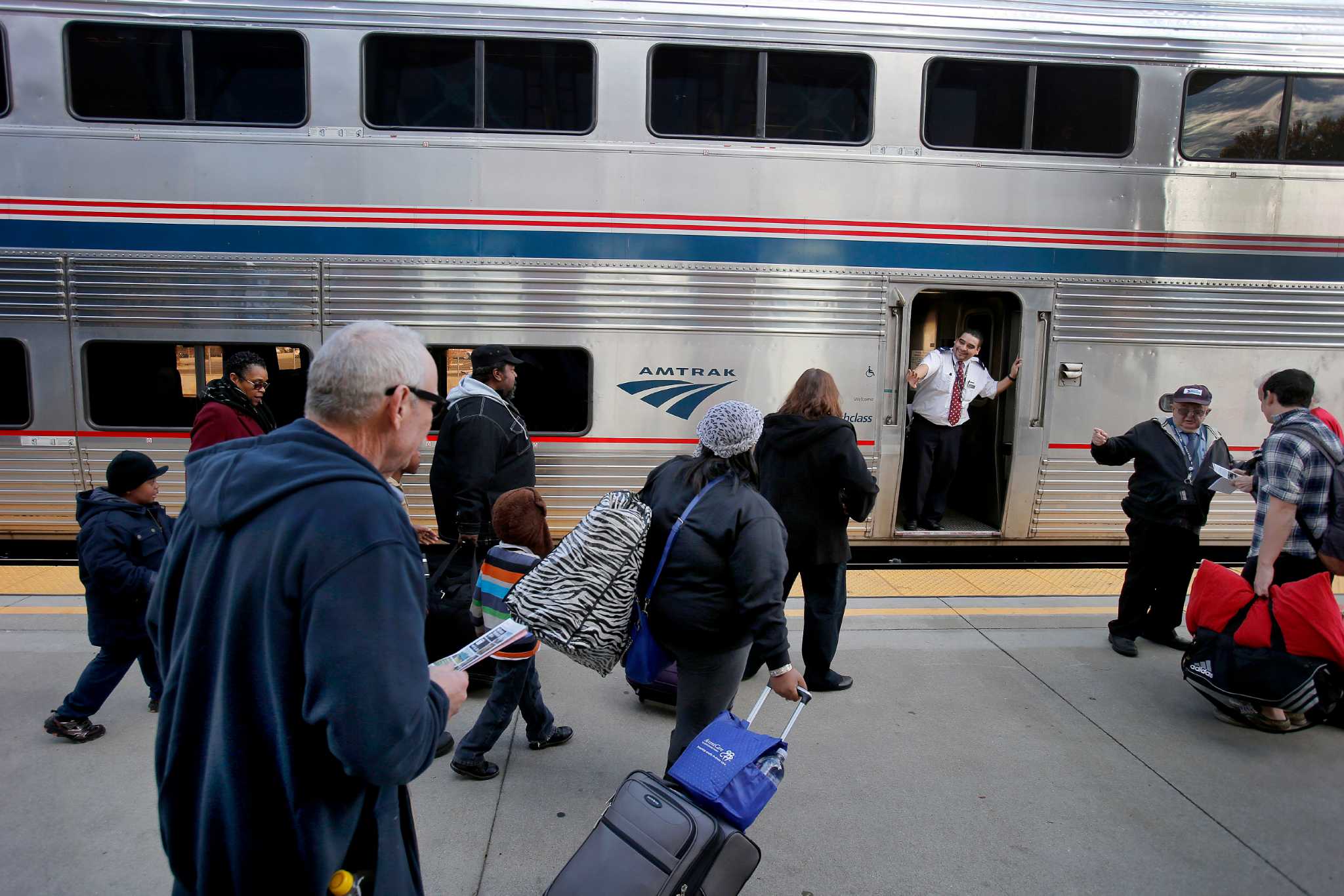 amtrak baggage rules