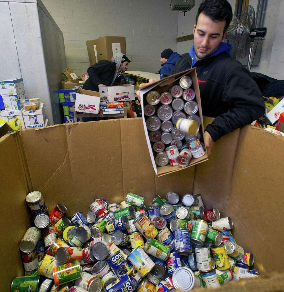 Lastminute donations help Stamford food bank near its goal