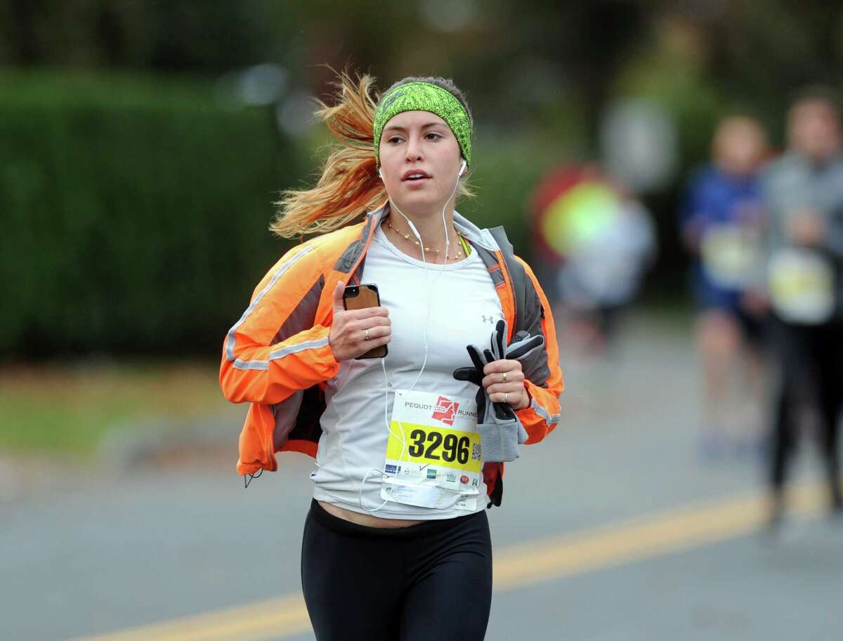 Pequot Runners' TDay race attracts fleetfooted flock of thousands