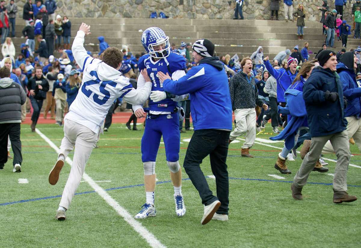 Darien out to avoid emotional letdown in state semifinals