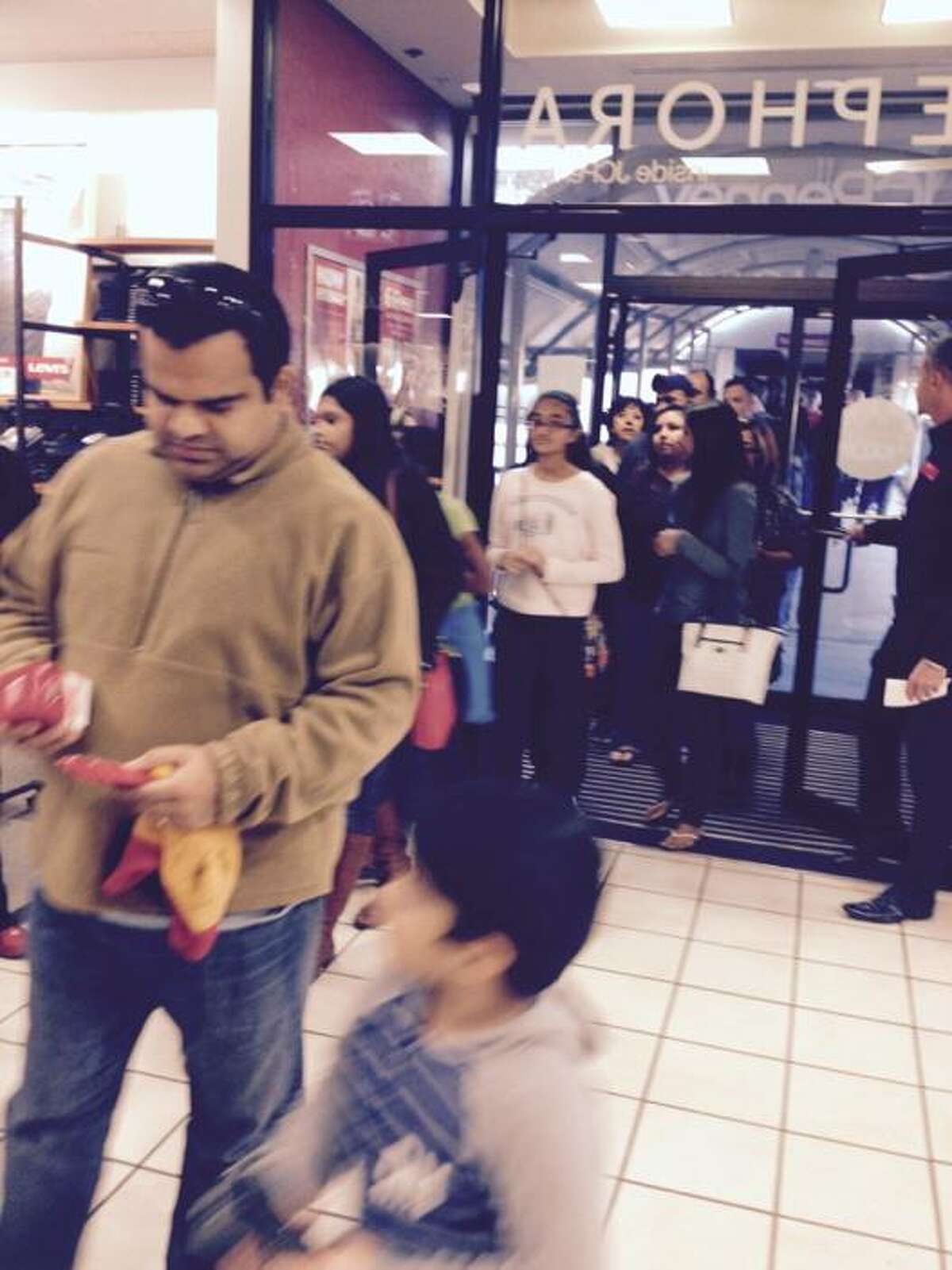 Replay coverage: Black Friday 2014 in San Antonio