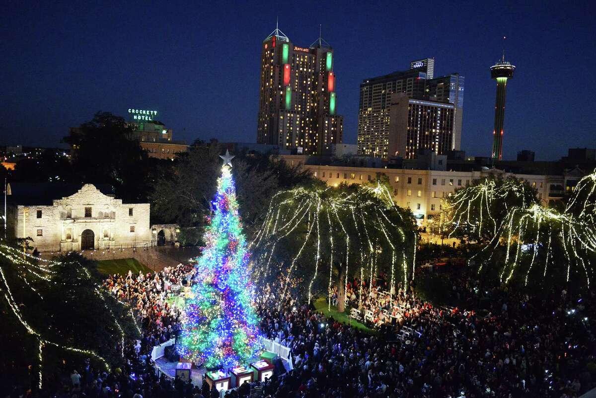 Alamo Plaza tree lighting ceremony