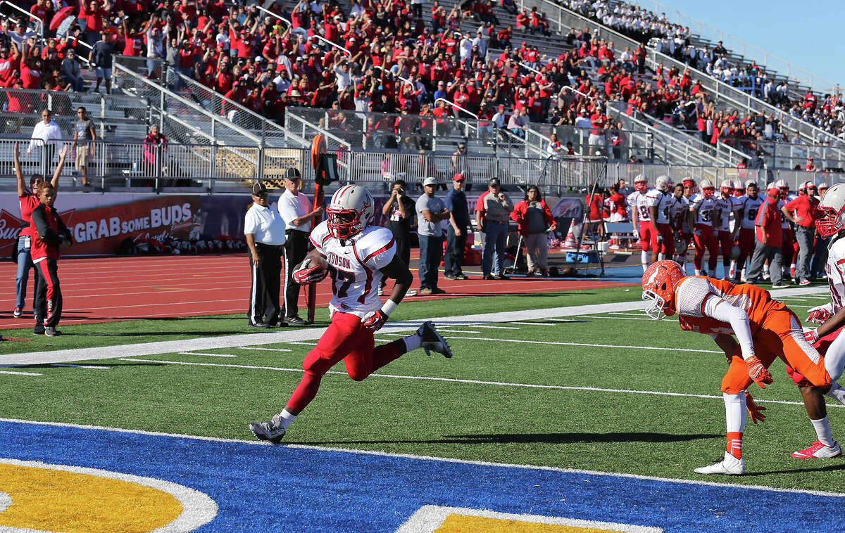 Judson rolls into the regional finals with a 5520 win over Laredo United