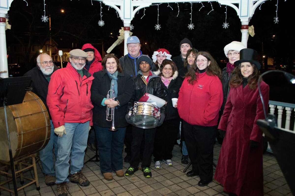 SEEN Milford tree lighting and festival of lights