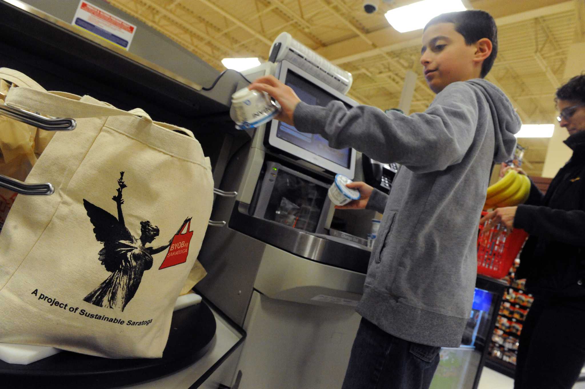 Council to weigh ban on some plastic bags