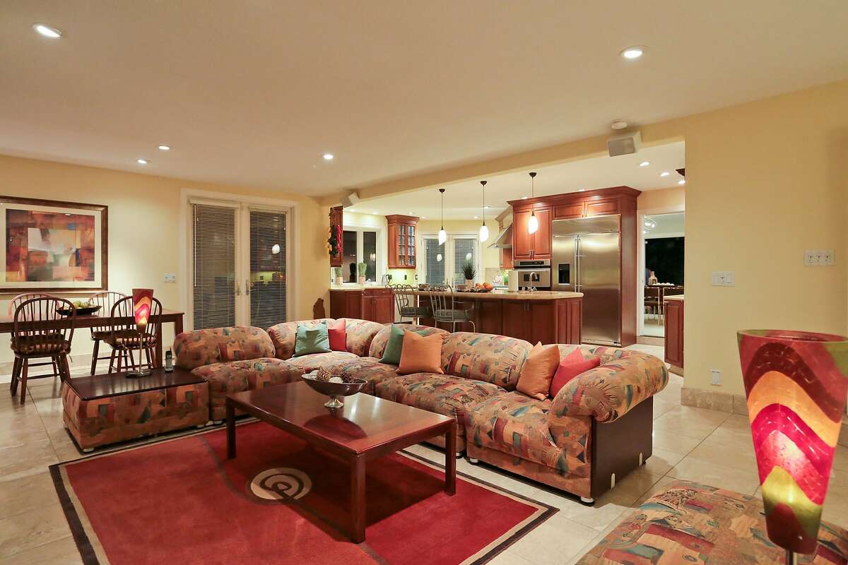 Los Altos Contemporary blends formality and casual living