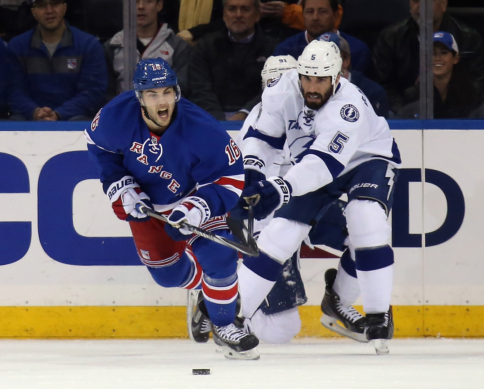 Lightning goalie has Rangers' number