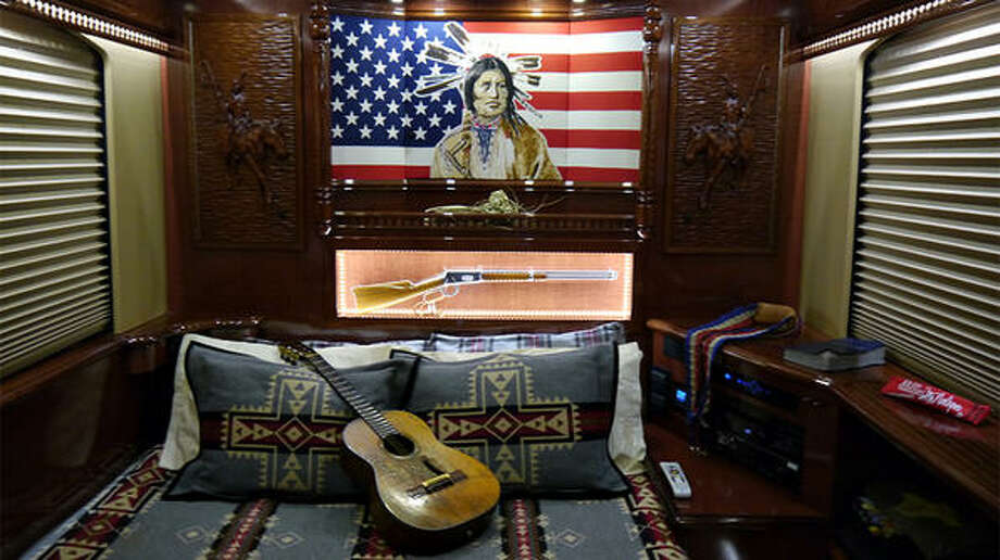 Willie Nelson S Tour Bus Featured On Extreme Rvs For