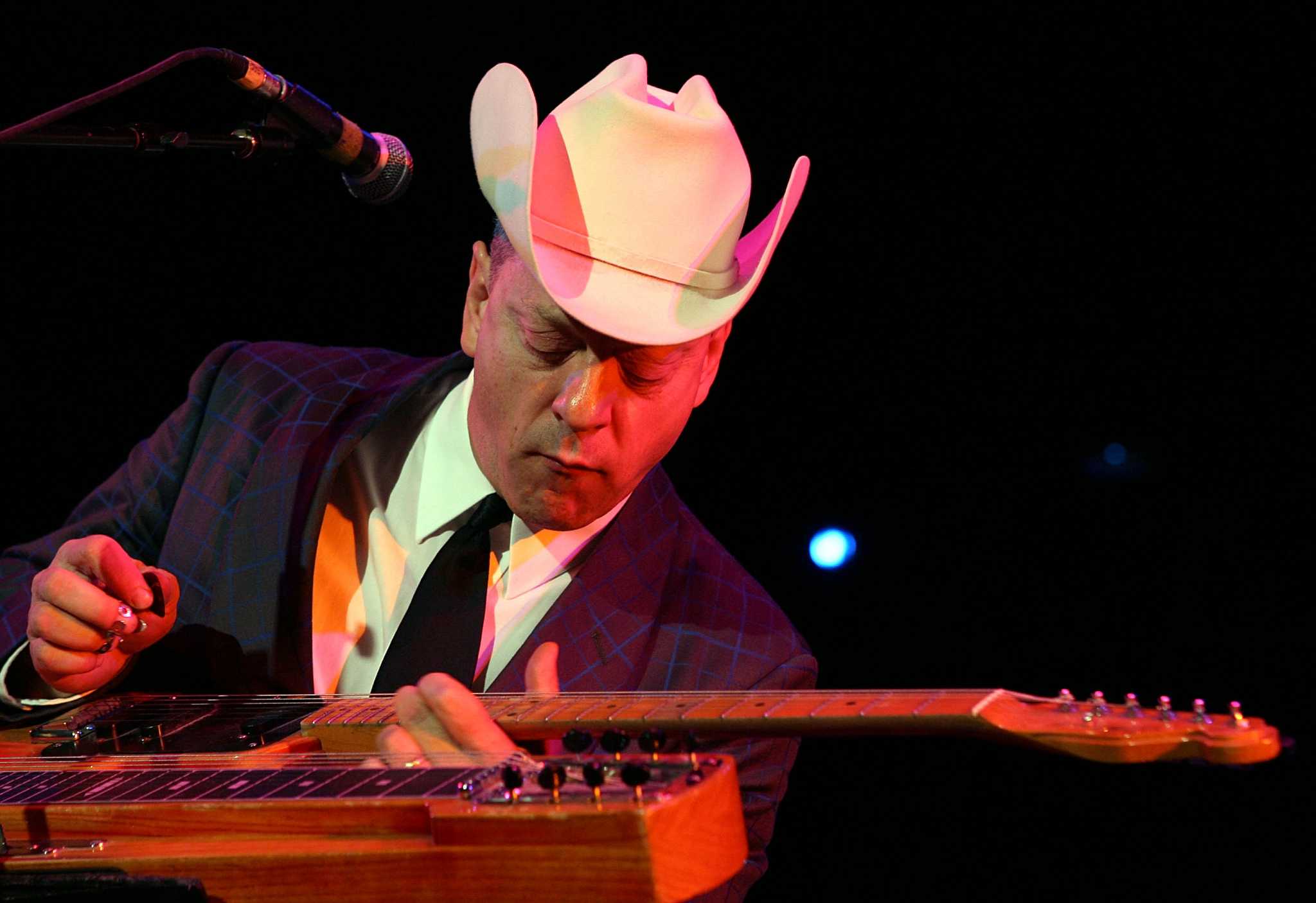 Country singer Junior Brown needs your help finding his 'guit-steel'