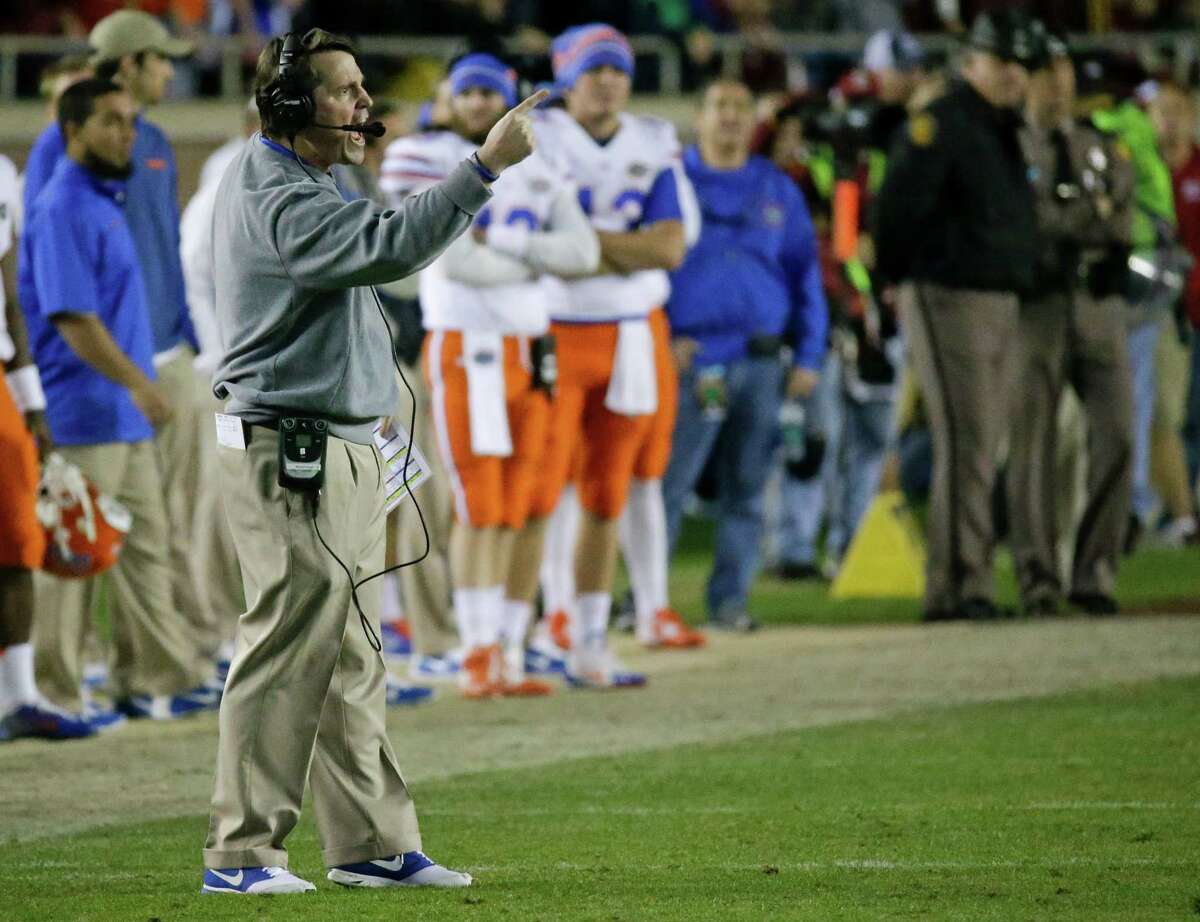 Will Muschamp disputes a call by officials during the second half against Florida State in his final game as head coach of the Florida Gators.