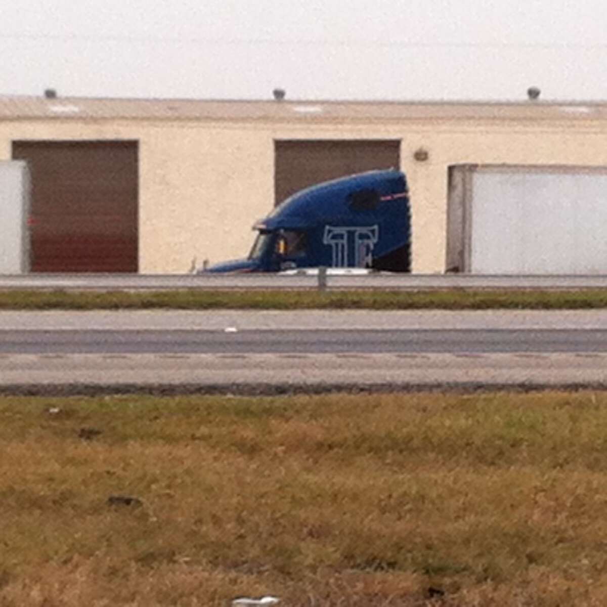 Pedestrian Struck By Big Rig On 410 On Southeast Side Rush Hour