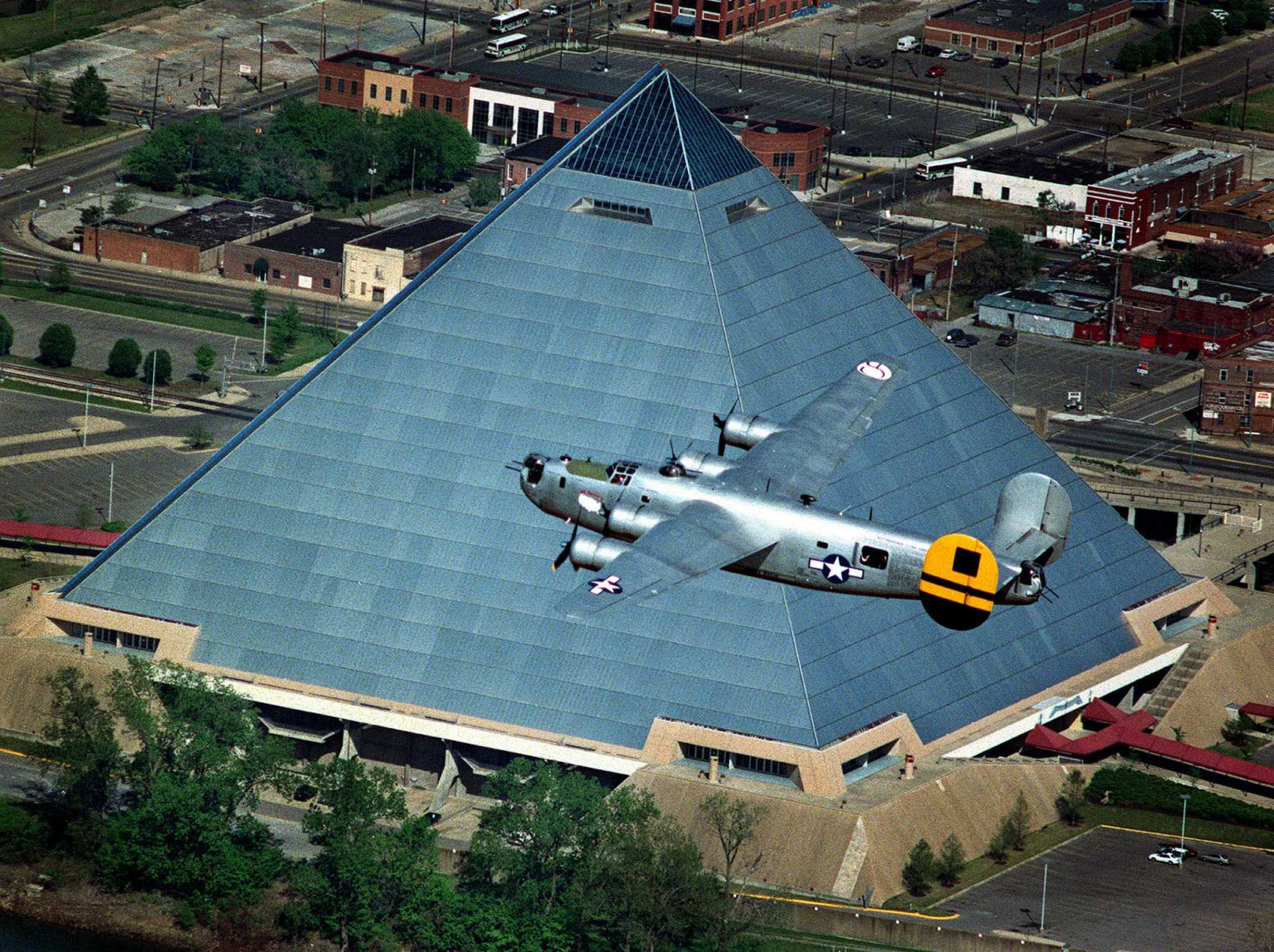 What's the deal with the Bass Pro Shops pyramid in Memphis?