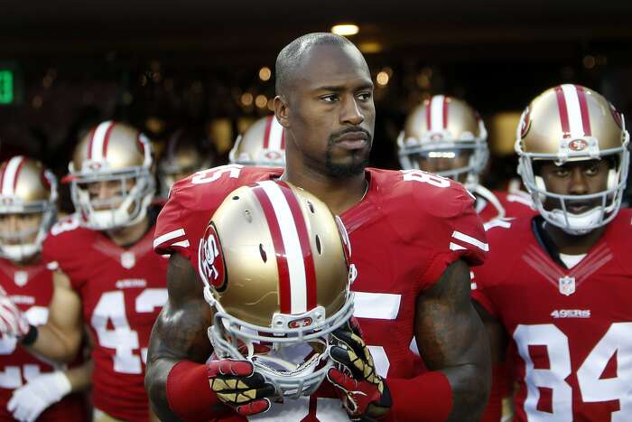 Vernon Davis traded, Colin Kaepernick benched: 49ers in disarray