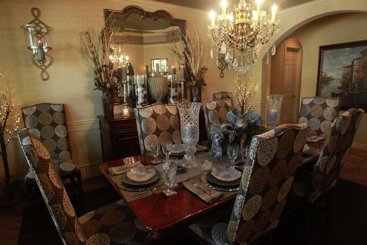 The dining room of Juli Henderson’s home is ready for holiday gatherings.