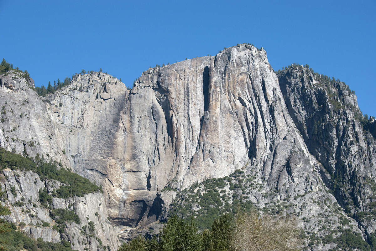 Storm brings Yosemite waterfalls back to life