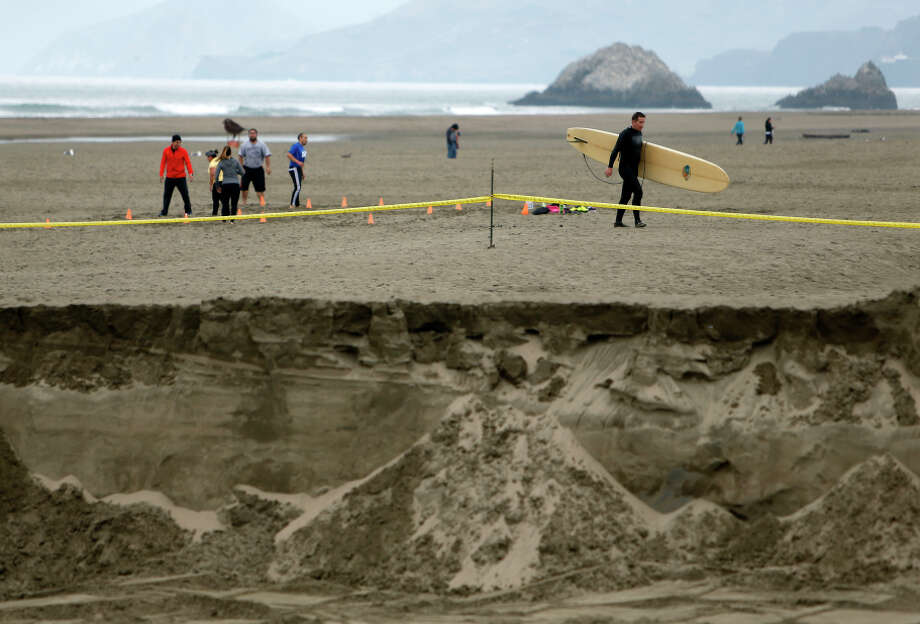 Why S F Is Moving 42 000 Tons Of Sand Down Ocean Beach Sfgate People Enjoy A Day At Seas This Week Near Where Sand Moving Project Is
