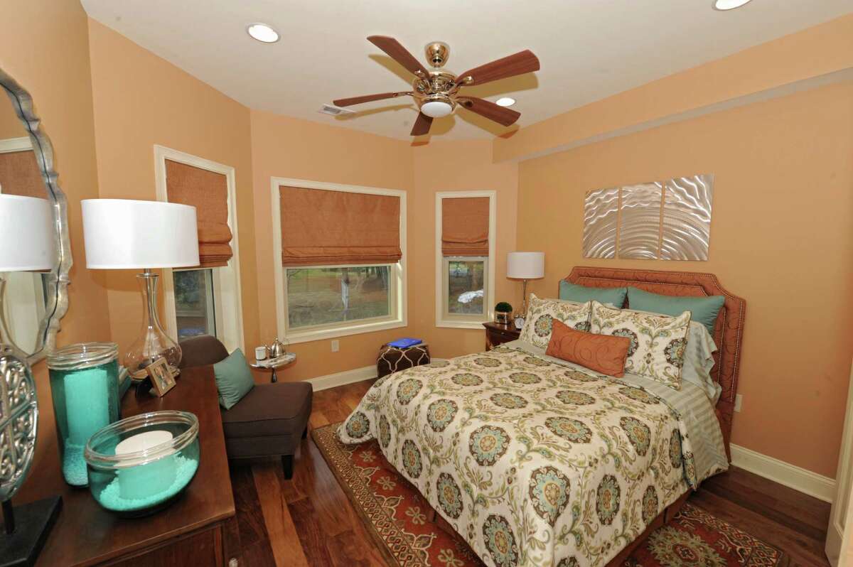 Photos Mill Hollow Condominiums