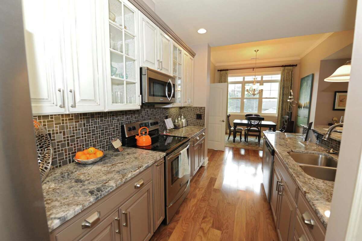 Photos Mill Hollow Condominiums