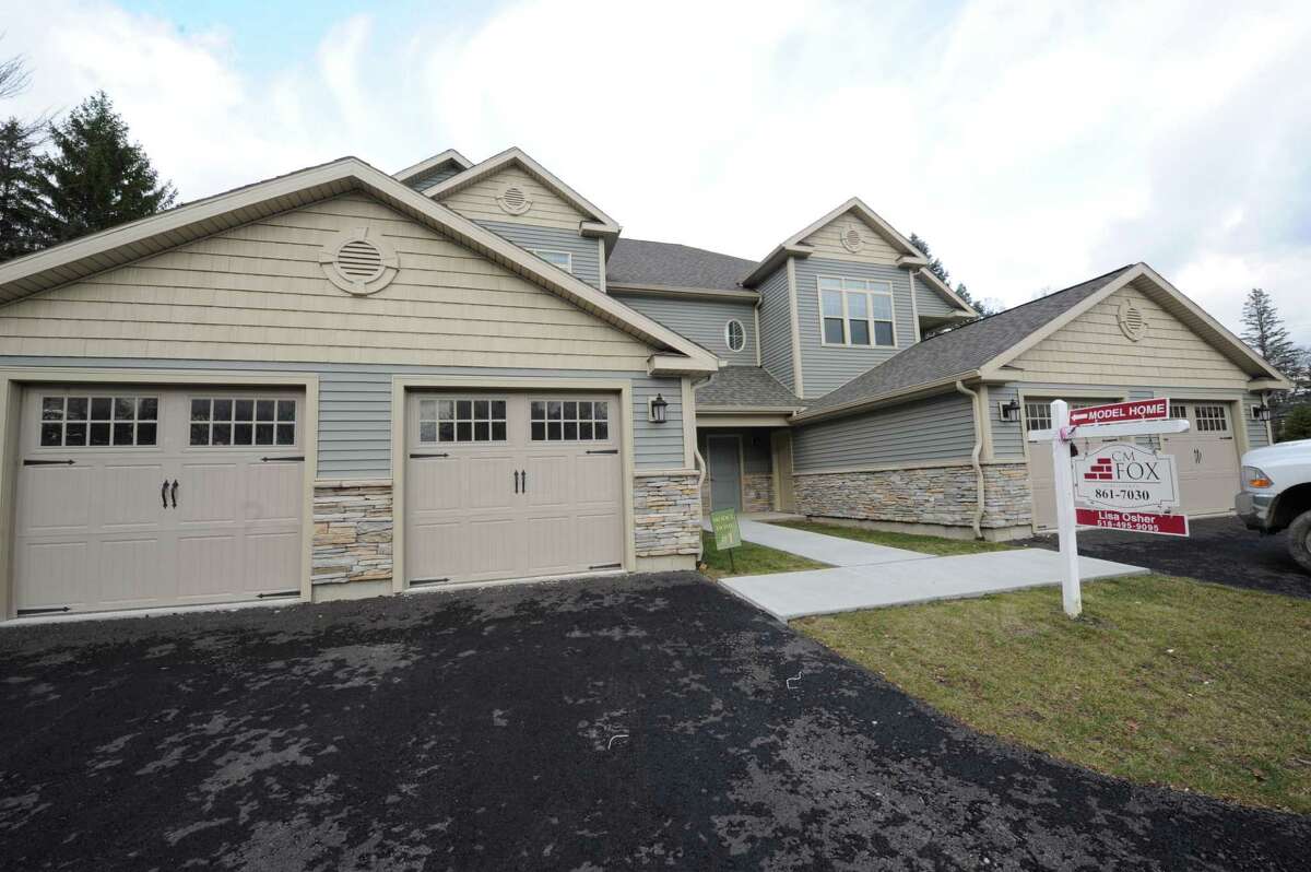 Photos Mill Hollow Condominiums