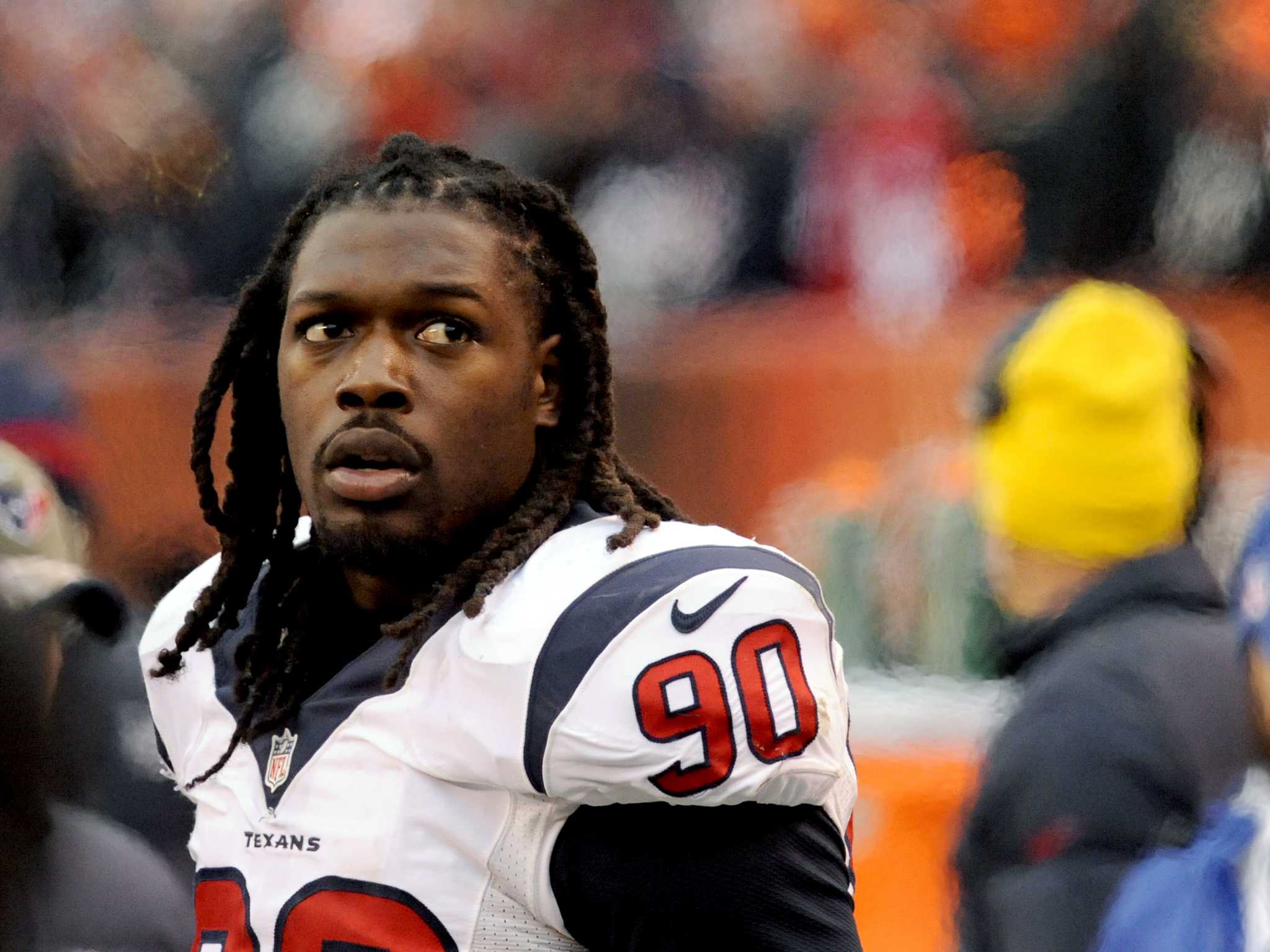 Injury-plagued season officially ends for Clowney