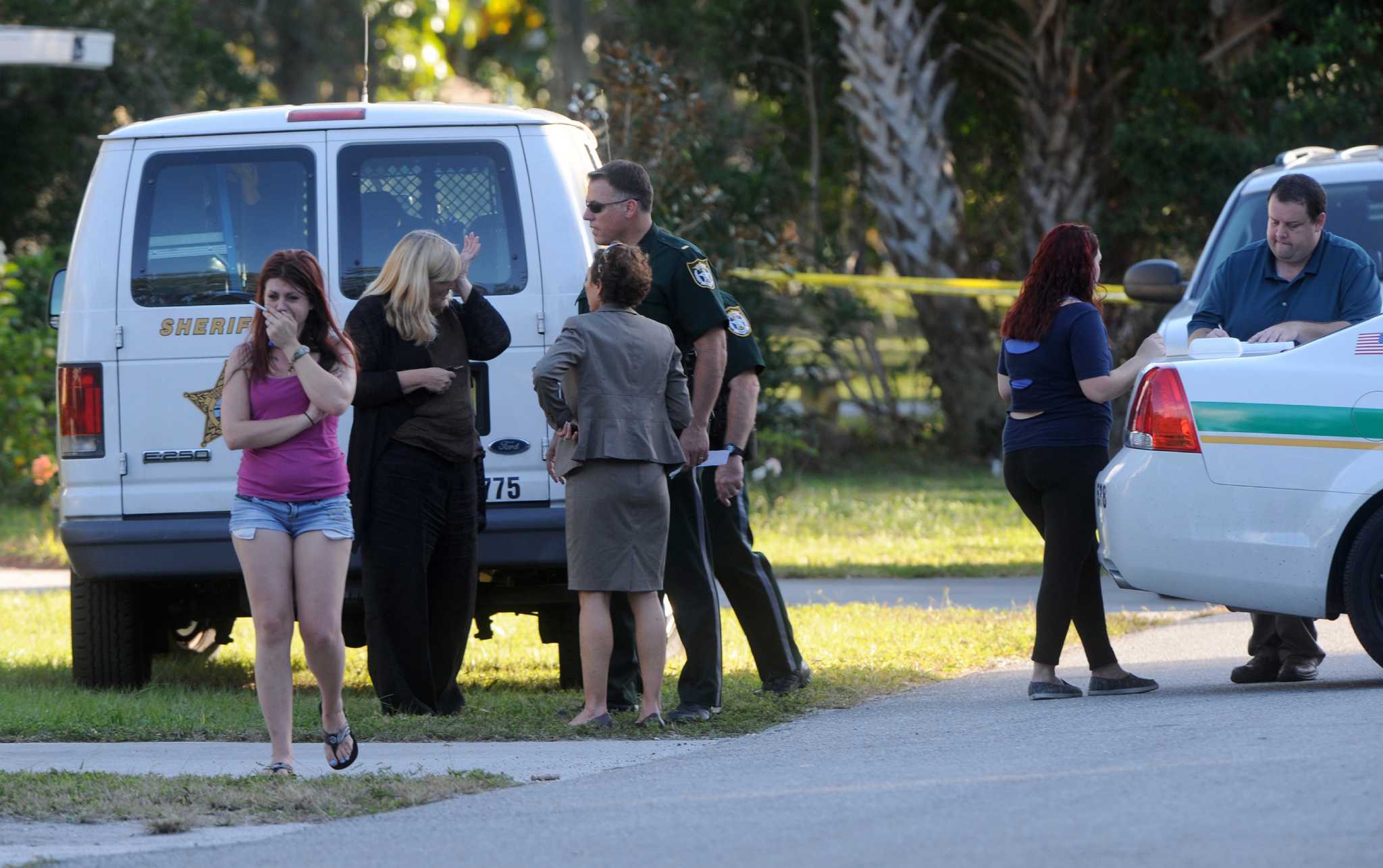 Gunman sought in triple homicide in Florida