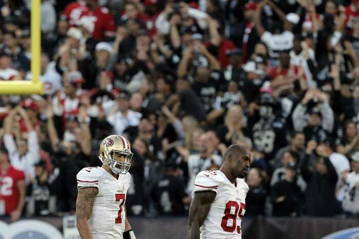 Raiders deal stunning blow to 49ers' playoff hopes