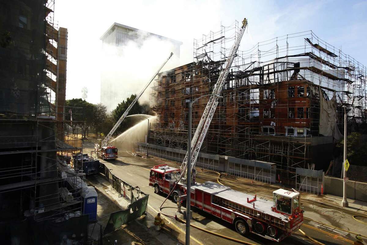 Fire crews battle 2 major fires in Los Angeles