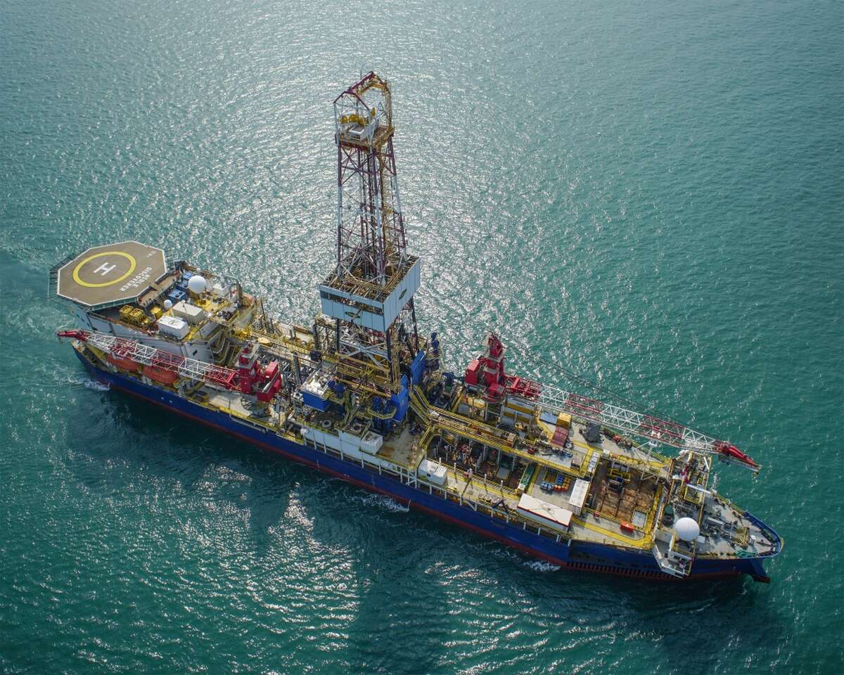 Noble CEO David Williams abruptly retires; replaced by Julie Robertson