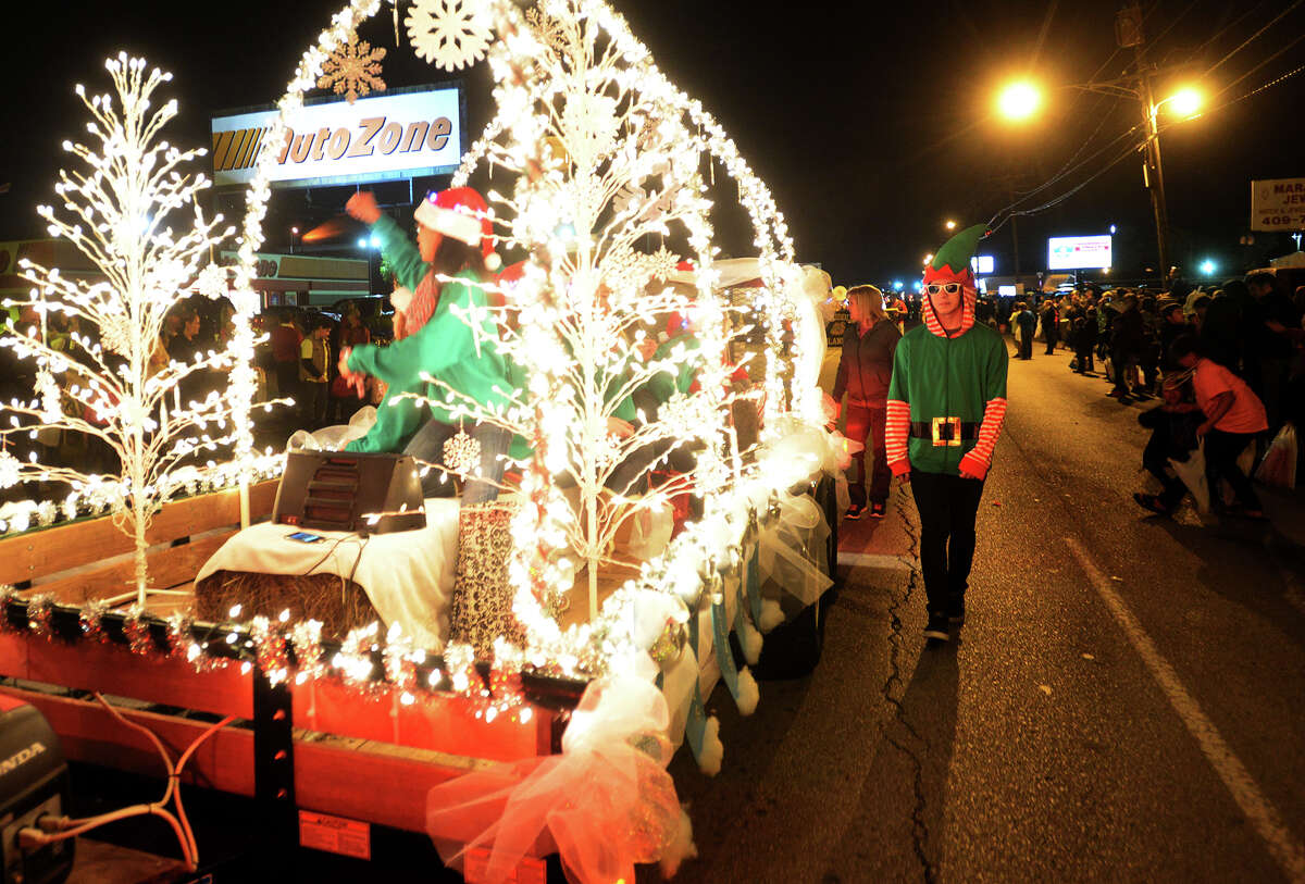 Photos: Nederland Christmas Parade