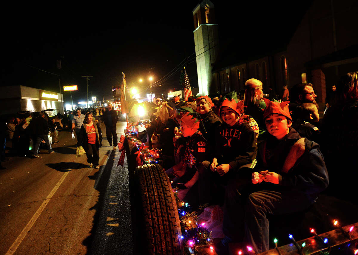 Photos: Nederland Christmas Parade