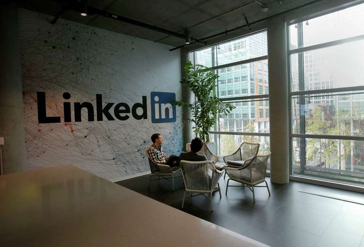 LinkedIn buying online learning company 