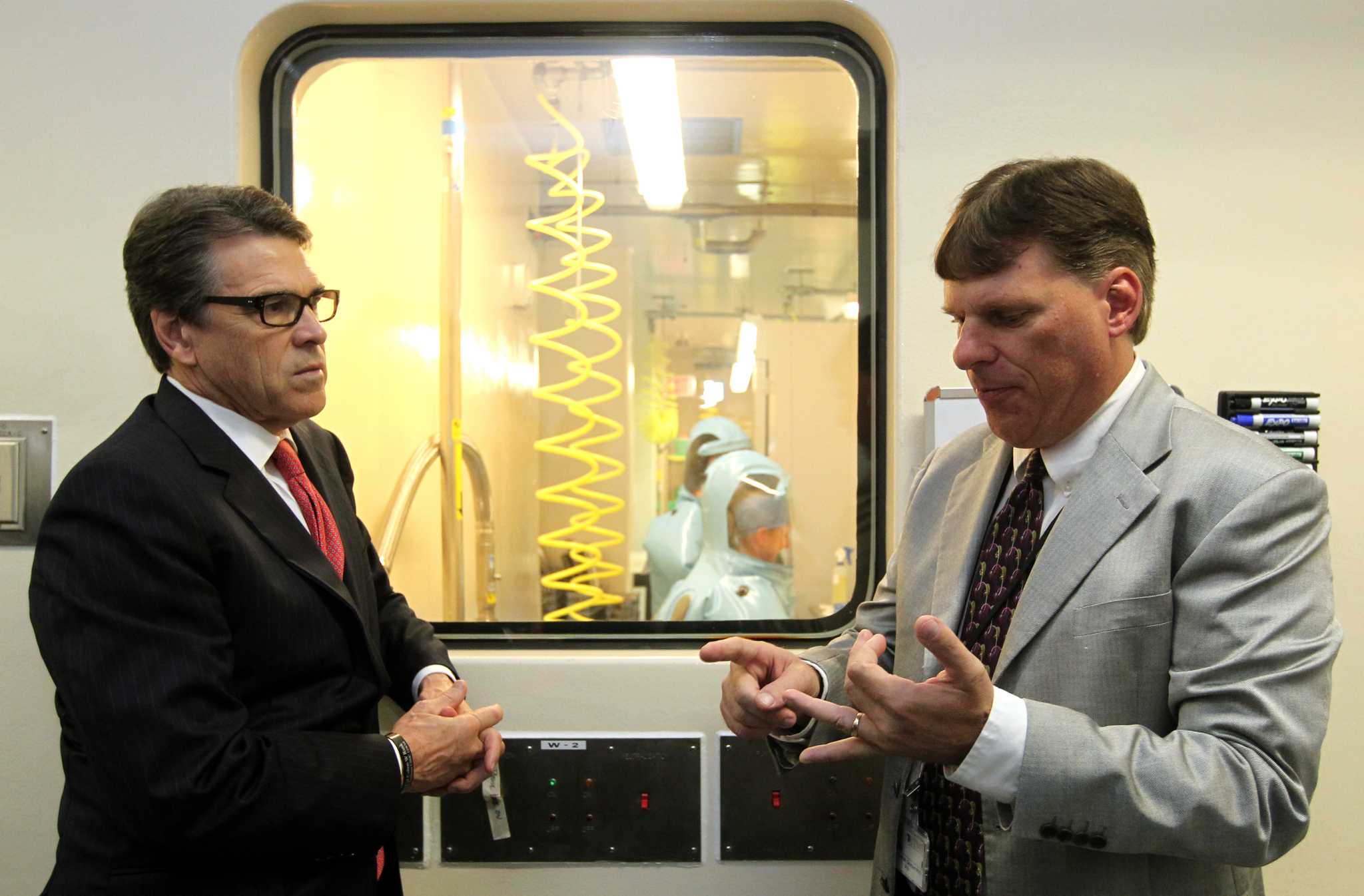 Texas scientists develop universal treatment for full-blown Ebola