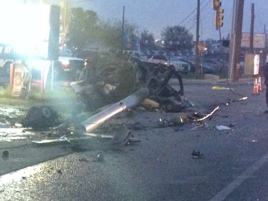 Man dies after crash in Kirby - San Antonio Express-News