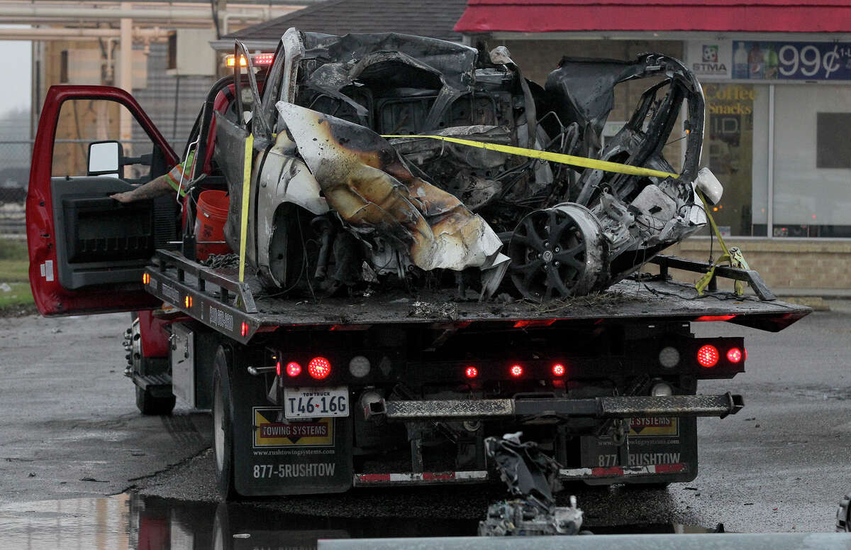 Man dies after crash in Kirby