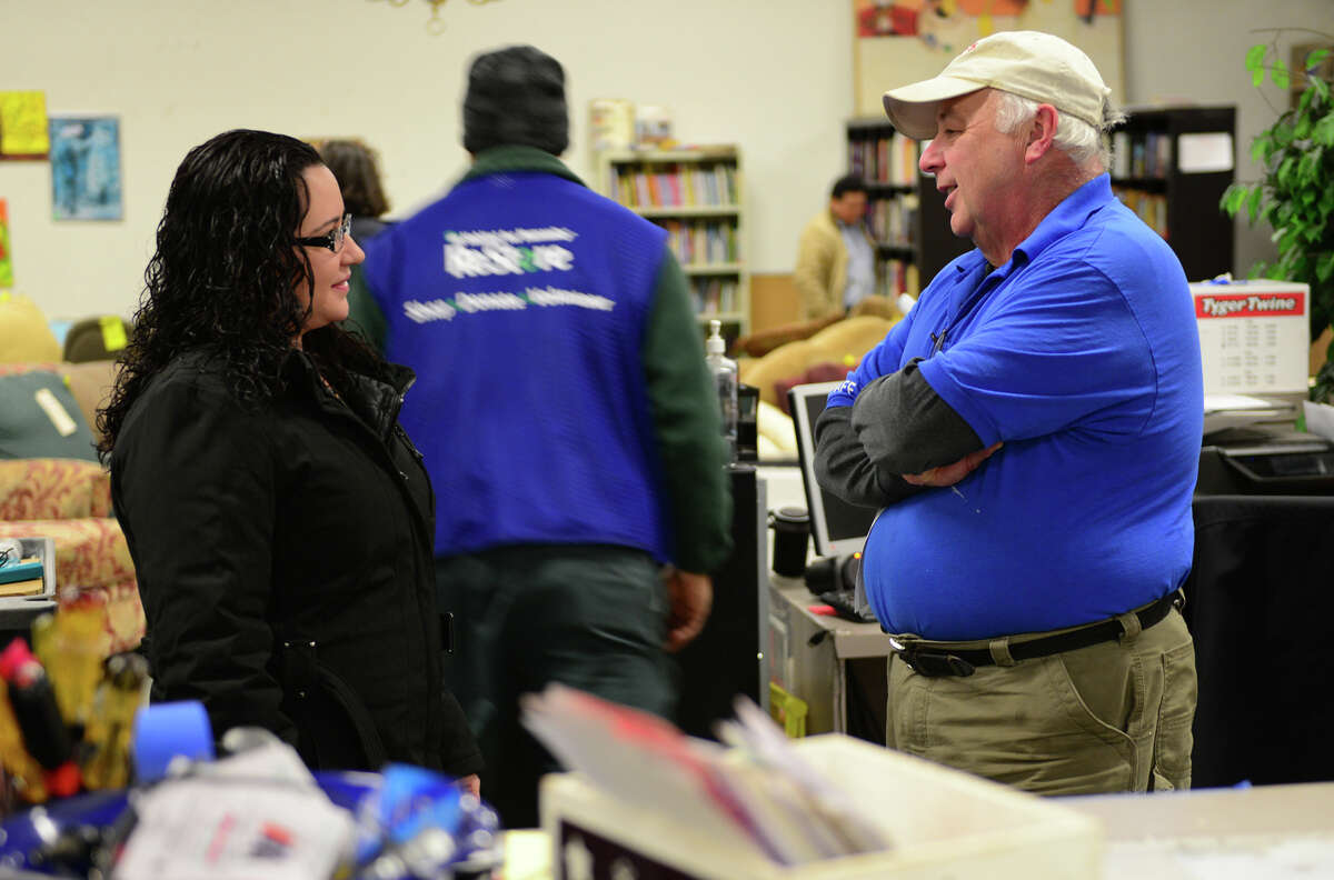 Contractors give remnants to Habitat for Humanity shop