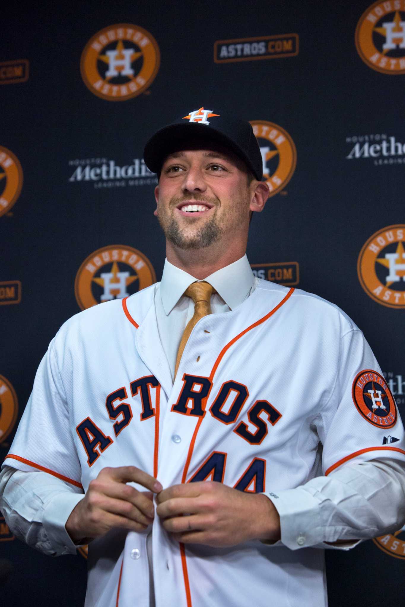 Astros' signings come as a relief to pitching coach, bullpen