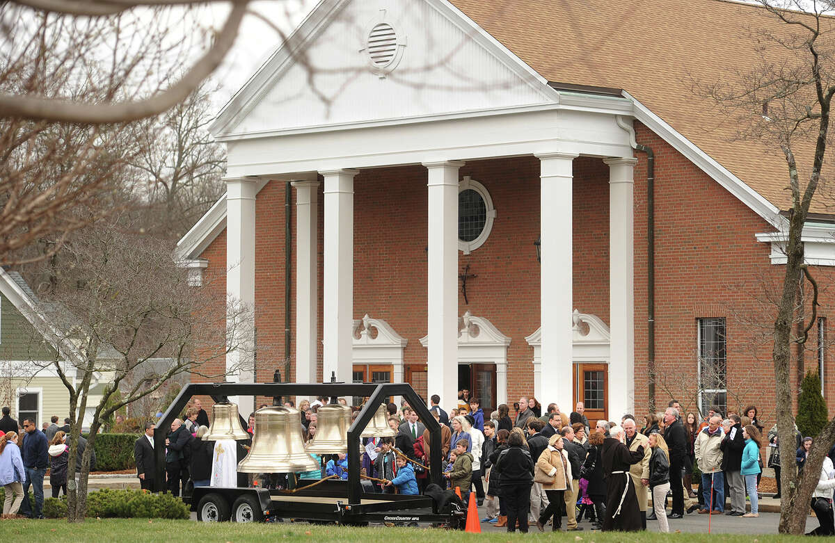 Crowd Fills St. Rose Of Lima To Remember Sandy Hook Victims