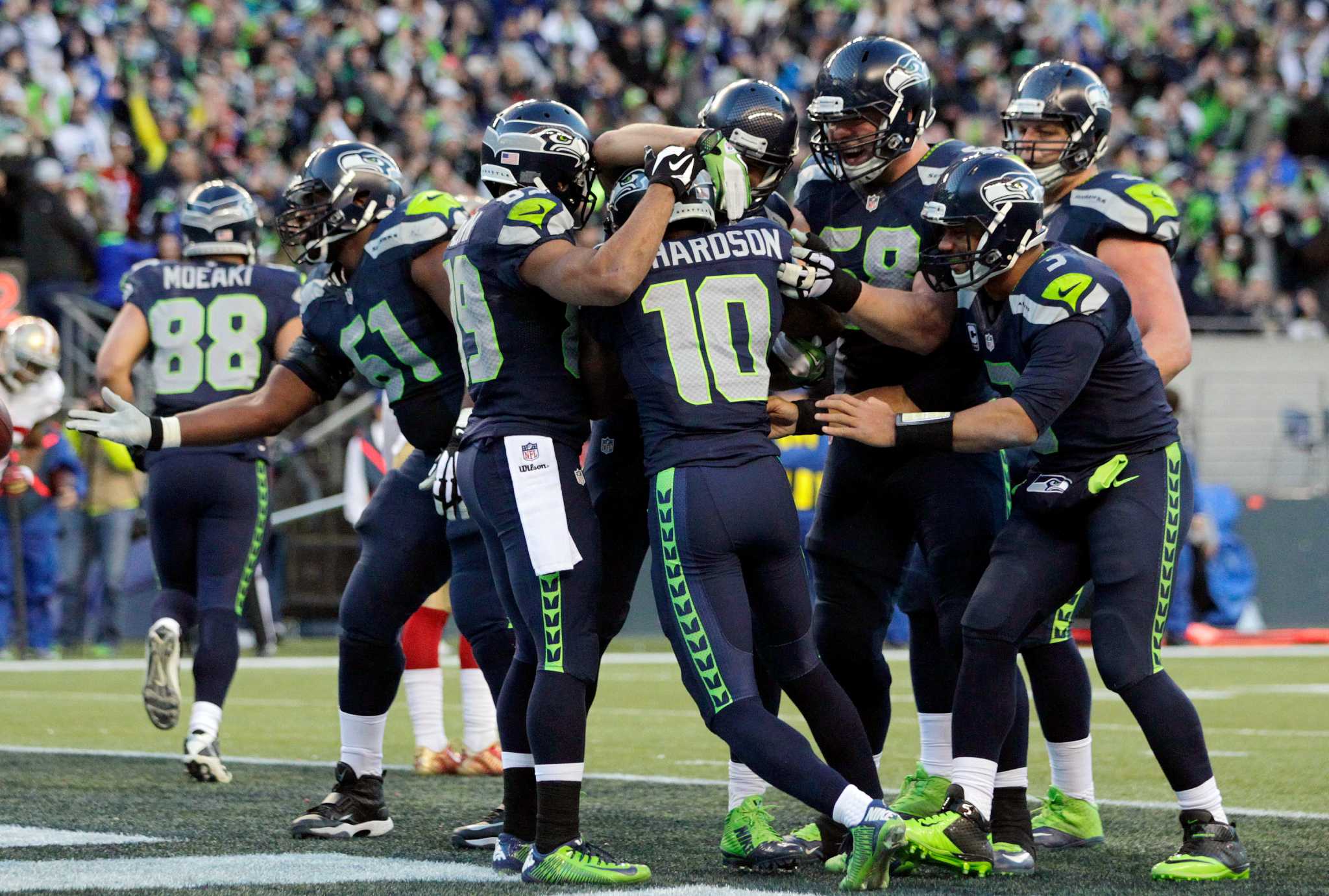 Seattle Seahawks' Marshawn Lynch (24) scores a touchdown on a 1-yard rush  against the San Franc …