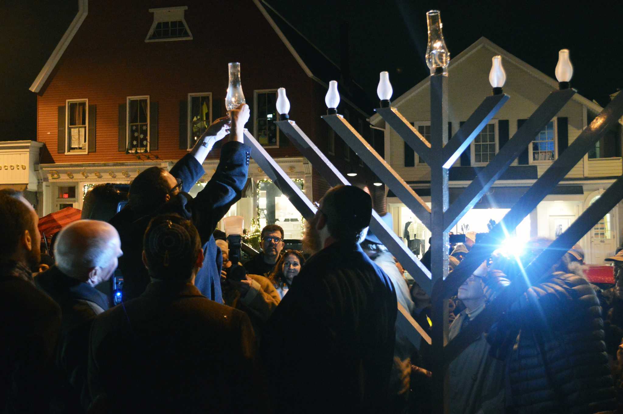 Menorah lighting downtown heralds start of Hanukkah
