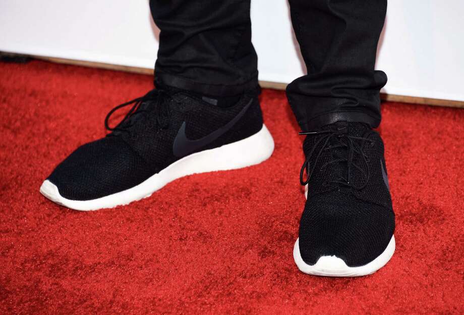 This is how much it costs Nike to make a pair of 100 sneakers