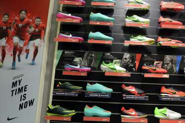 how much does nike