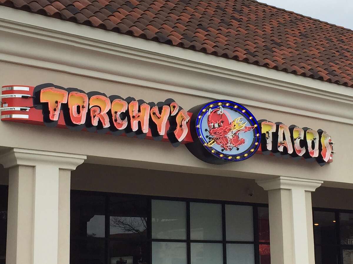 Taco fans line up for Torchy's Tacos opening in San Antonio