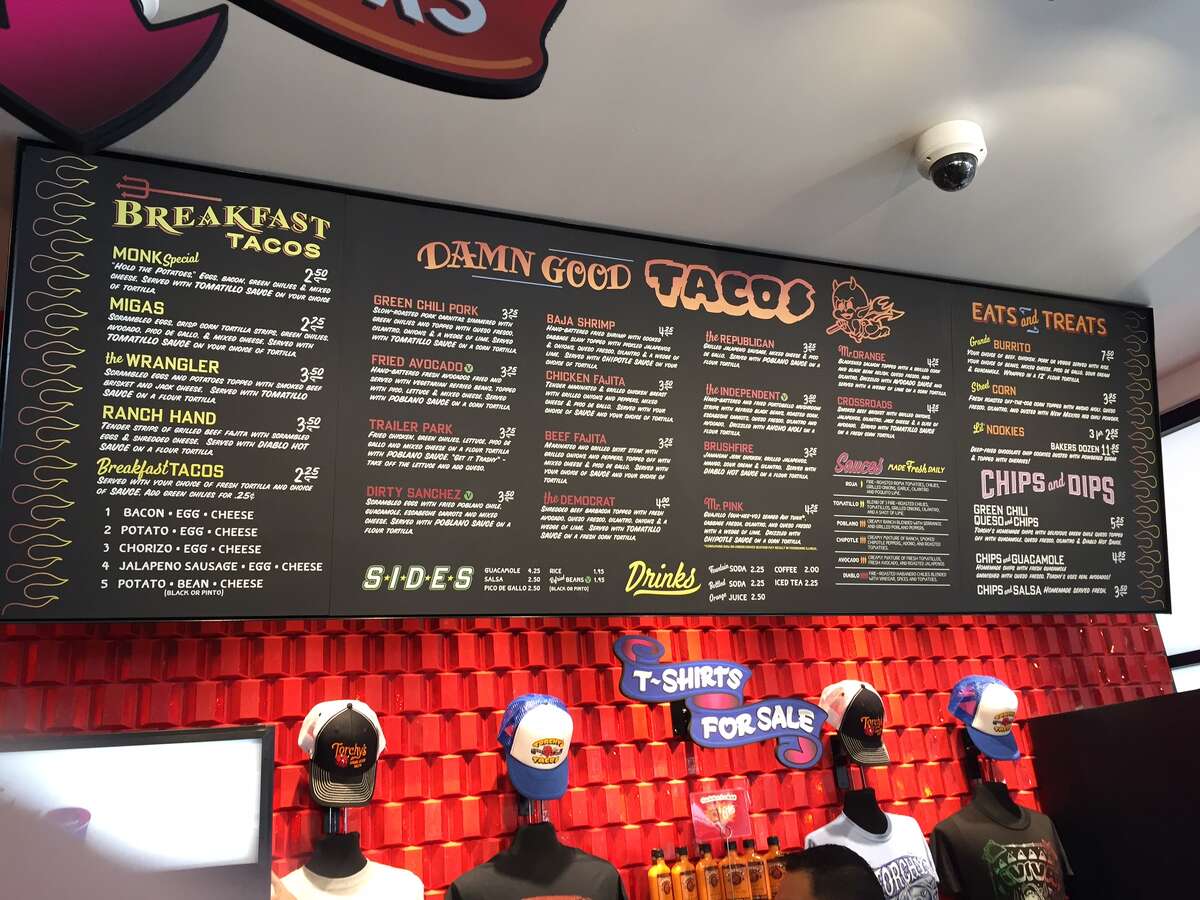 Taco fans line up for Torchy's Tacos opening in San Antonio